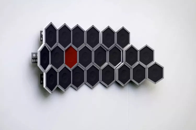 Hive modular speakers system